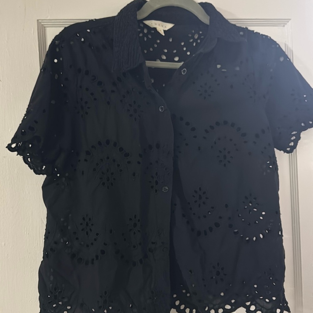 Adiva Eyelet Black Buttoned Down Blouse